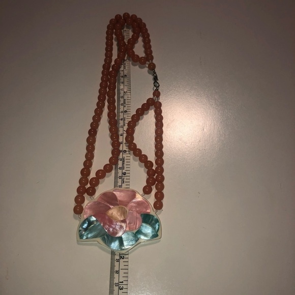 VTG Lee Sands MOP Inlay Lucite Beaded Floral Necklace & Earrings 24” & 1” - Picture 6 of 10